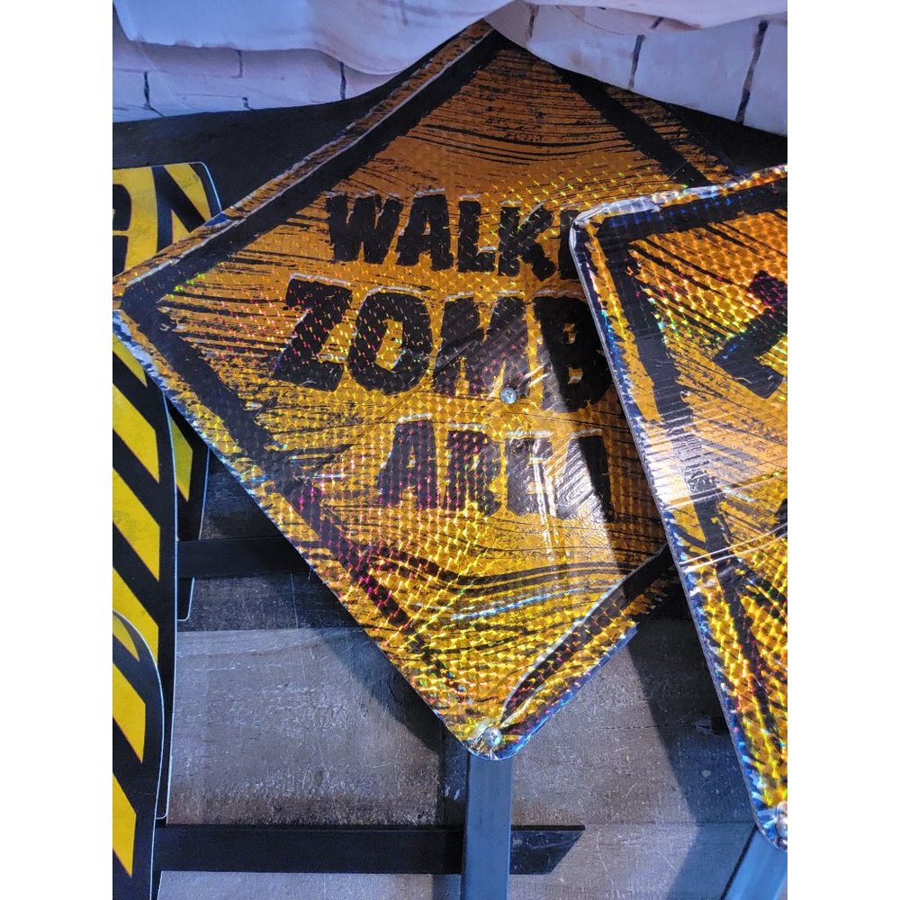 Halloween beware zombie danger Hazard sign lawn Decor scary Yellow set - Picture 4 of 8